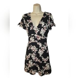 Abercrombie & Fitch Chiffon Floral V-Neck Dress w/ Pockets, Small